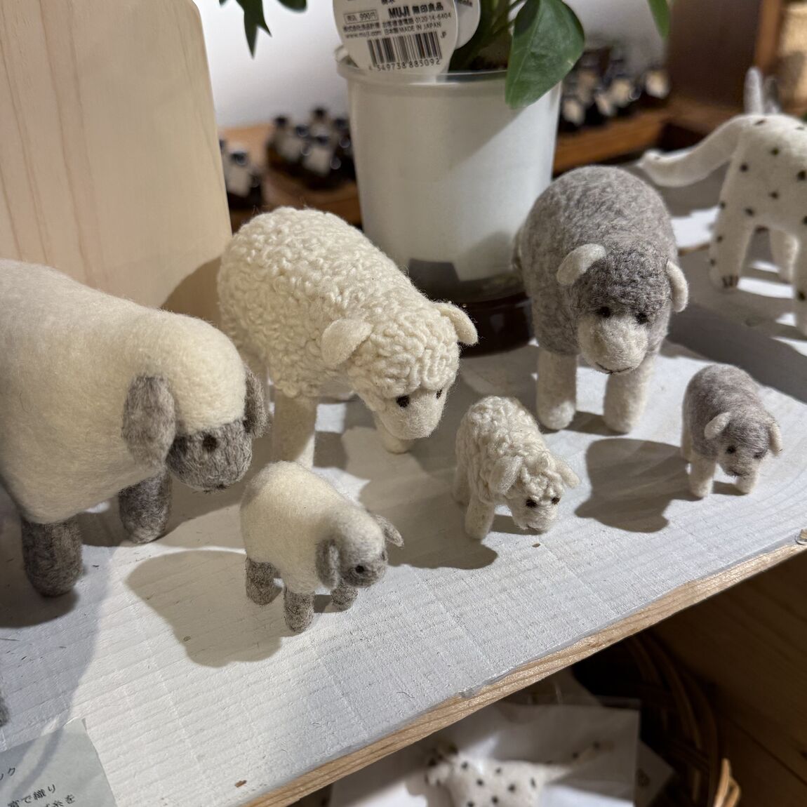 青山】ウールフェルトの動物が入荷しました｜無印良品 Found